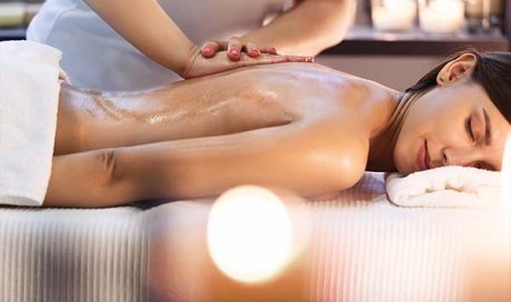 Massage intégral à l’huile chaude pour atténuer les tensions musculaires à La Possession. Natur'SPA